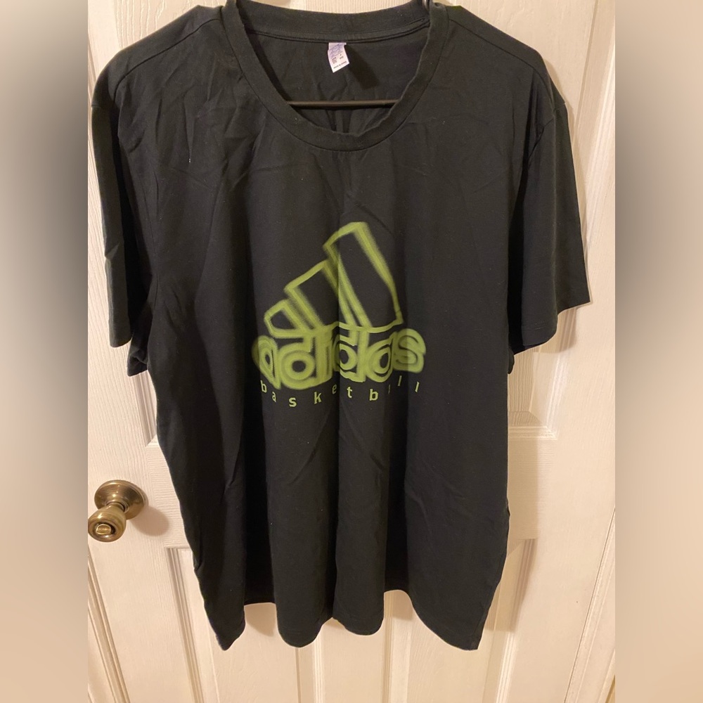ADIDAS T SHIRT